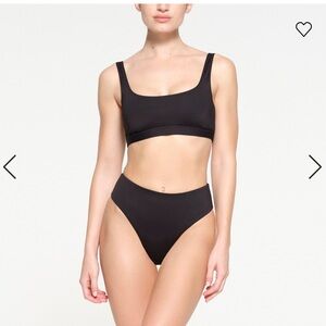 SKIMS SIGNATURE SWIM TANK BIKINI TOP SIZE XS